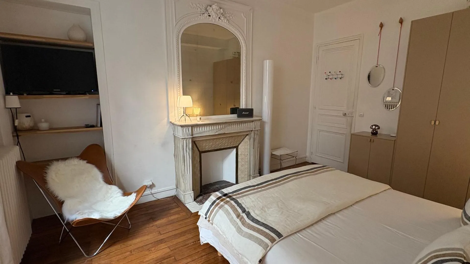 Comme Une Maison A Deux Pas De L'Arc De Triomphe Paříž Francie